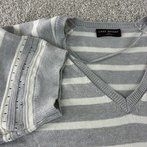 Lane Bryant Women's V-Neck Striped Short Sleeve Sweater Top Gray White 22/24 - Picture 1 of 8